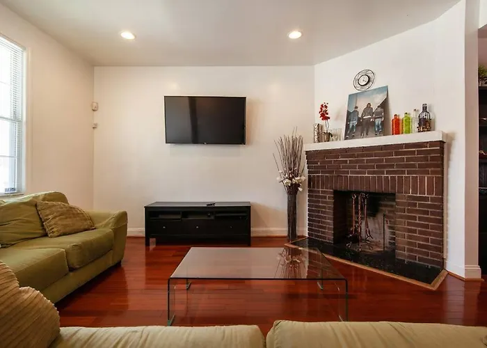 Relaxing, Spacious, Private, Walkable In Petworth!