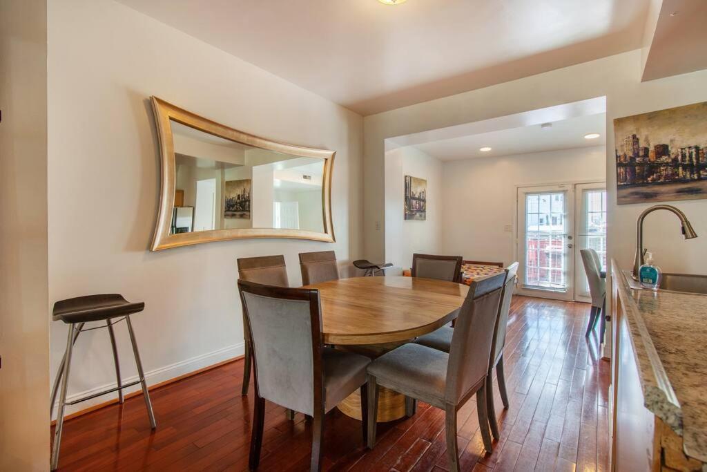 Relaxing, Spacious, Private, Walkable In Petworth! Сasa de vacaciones *