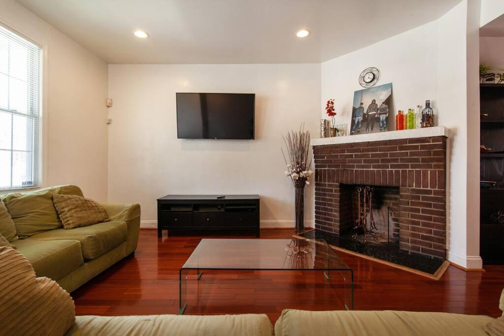 Relaxing, Spacious, Private, Walkable In Petworth! Сasa de vacaciones Washington