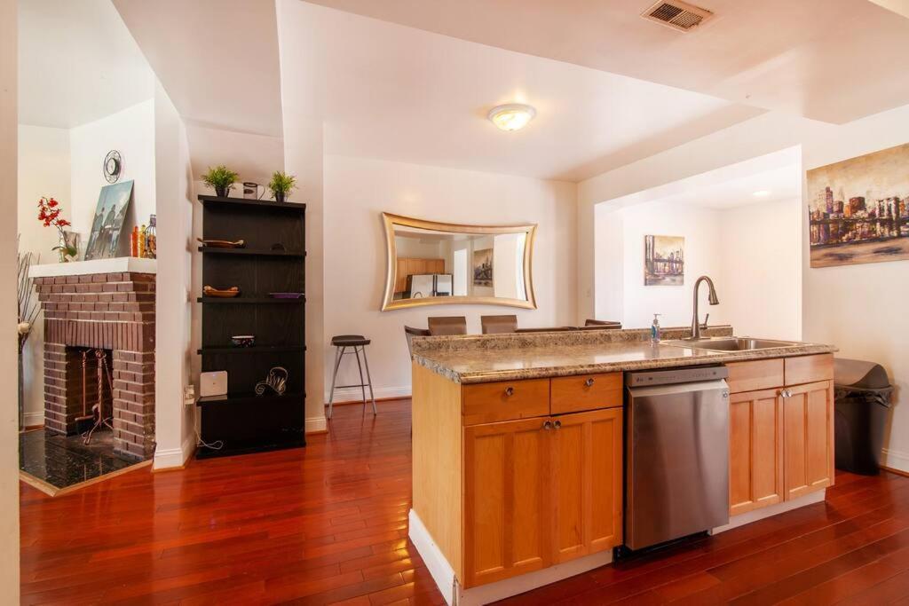 Сasa de vacaciones Relaxing, Spacious, Private, Walkable In Petworth! Washington